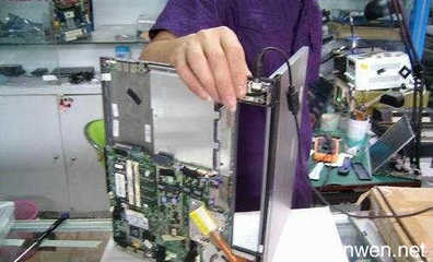 当硬件遇见代码 跨越电脑维修与软件开发的思维桥梁